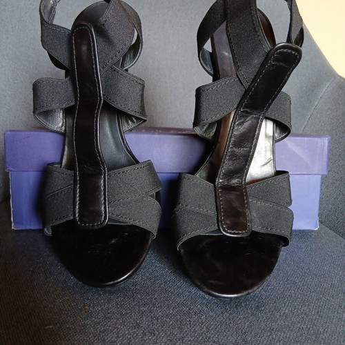 Stuart Weitzman sandals size 39.5 used, black