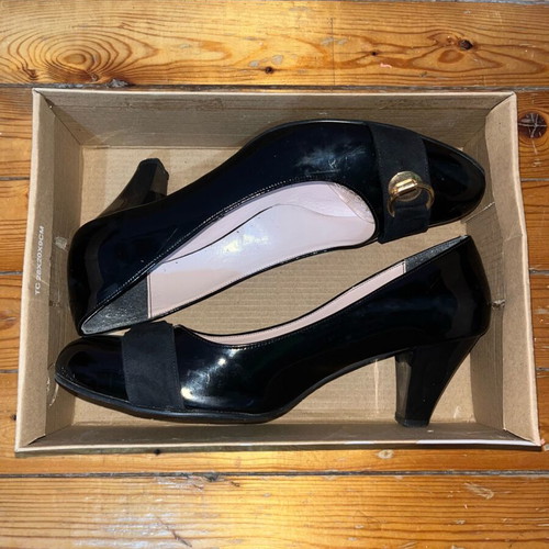 Black pumps Greek made like new, size 40, 7 cm heel