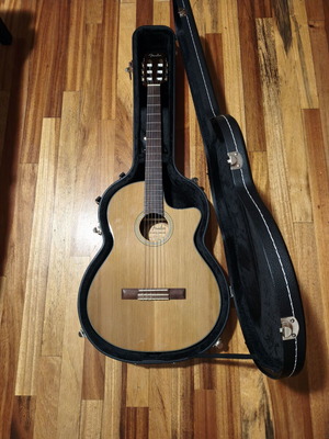 Fender CN-140SCE Classic Design ηλεκτροκλασική κιθάρα με νάιλον χορδές και σκληρή θήκη