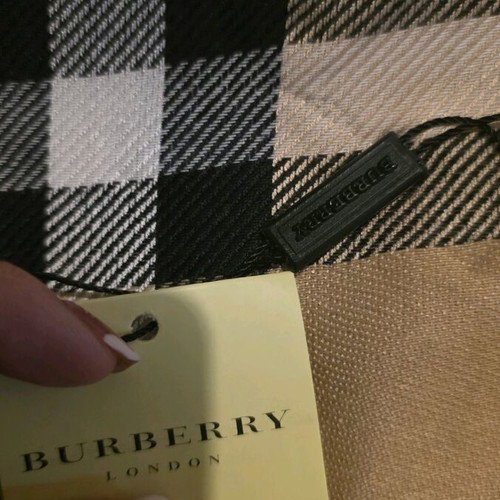 Burberry scarf 100% cashmere new beige brown
