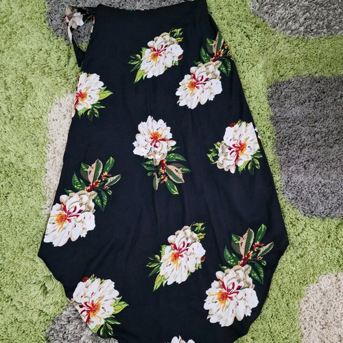 Lipsy London asymmetric wrap floral print skirt as new, size M