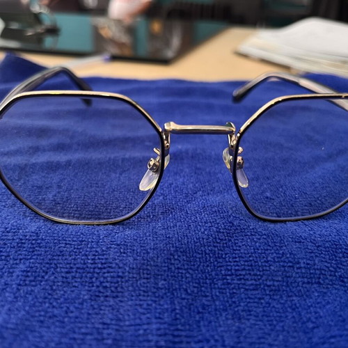 David Beckham sunglasses with astigmatism lenses 1.5 and 0.5 like new, gold