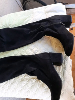 Corina suede boots like new, black, size 39