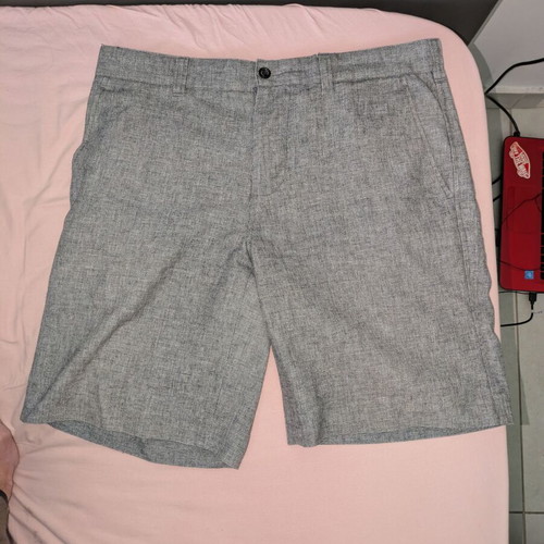 Farrell shorts like new, size 40, gray and white