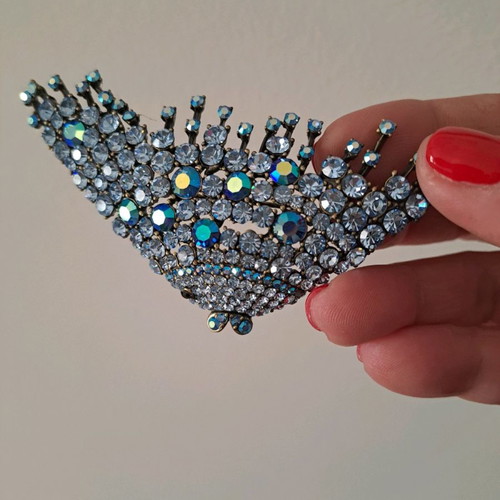 Lilac pin with Swarovski strass new, purple lilac
