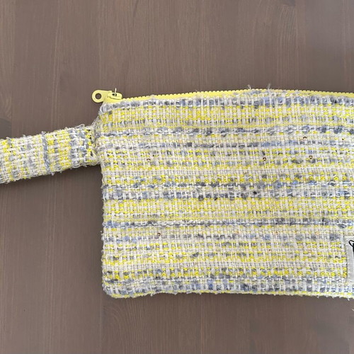See my Bag handheld bag like new, waterproof, yellow