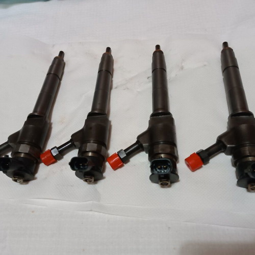 Mazda Ford BT-50 Pick-up and Ranger Mk2 diesel injectors like new, 4 pcs