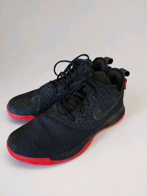 Nike LeBron Witness III athletic shoes like new, size 47, black with red sole