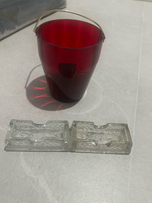 Glass ashtrays for cigar and gift red vase like new