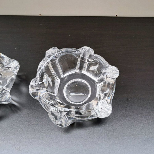 Pair of glass ashtrays like new, dimensions 15x5