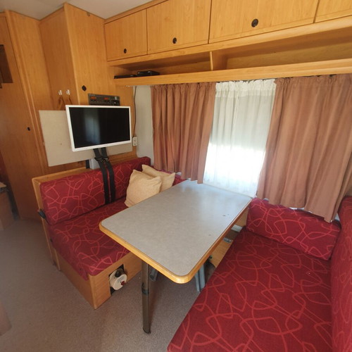 KNAUS camper used with two air conditioners and solar system