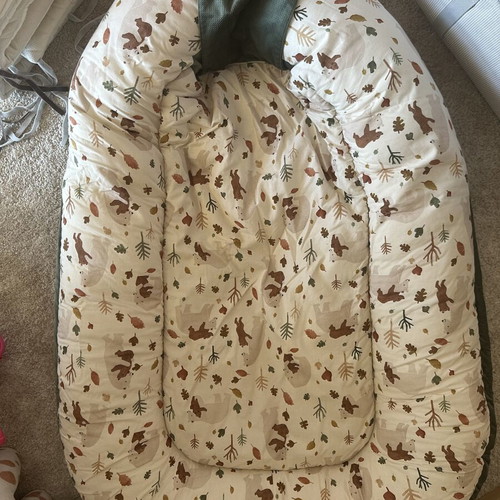 Lamillou baby nest like new