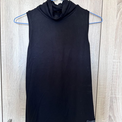 Attrattivo Sleeveless Turtleneck Shirt like new, size L, black