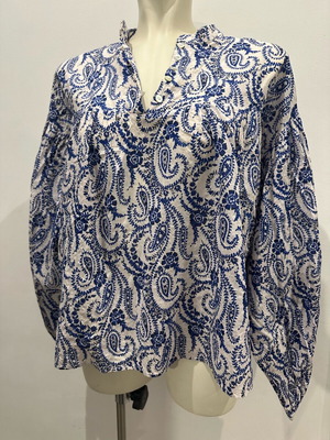 Spring shirt size M like new, unworn
