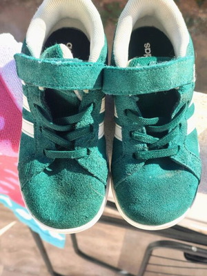 Adidas Athletic Shoes size 27 like new, green, suede