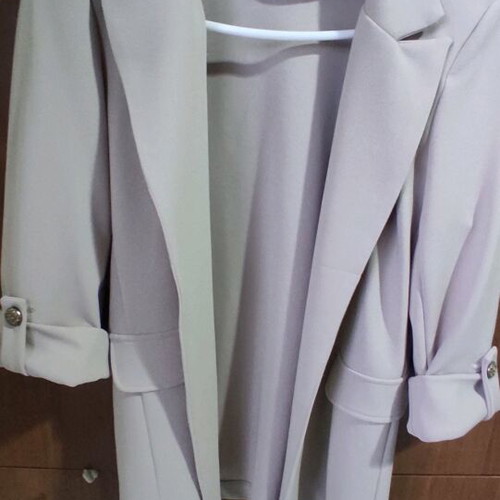Secret spring summer jacket size M like new beige