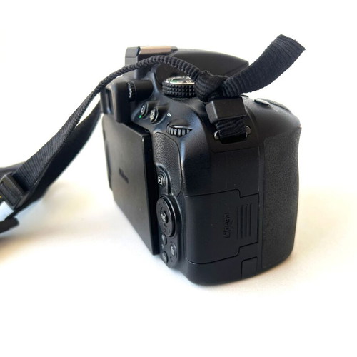 Nikon D5300 AF-P 18-55mm DSLR camera kit