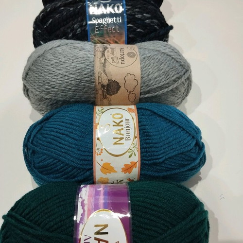 Knitting yarn new, pack of 5 pieces