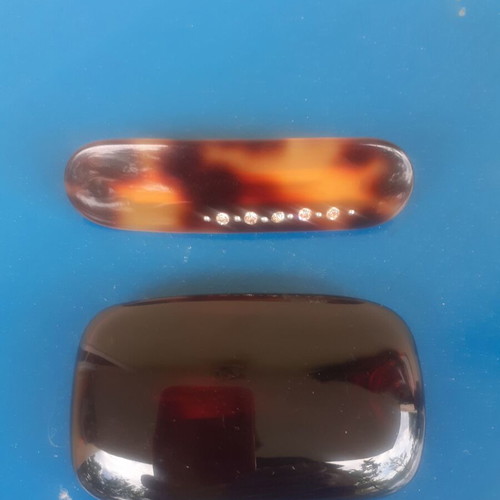 Quite Luxury Hair Clips set of 2, like new, beige and brown