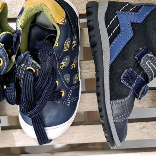 Children's shoes used, branded