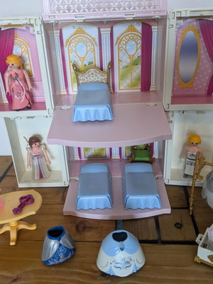Playmobil princesses, mermaids, fairies used, pack