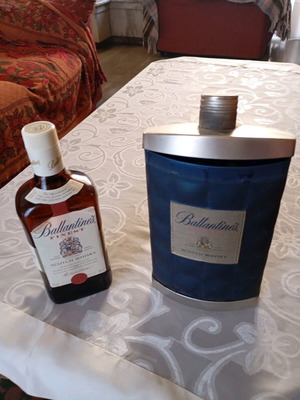 Ουίσκι Ballantines με μεταλλική θήκη καινούργιο πακέτο