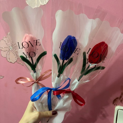Handmade pipe cleaner tulips like new, set of 3