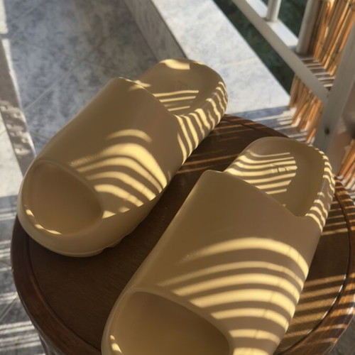 Adidas slides desert sand new size 45 1/2
