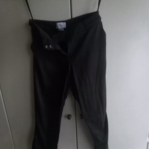Laura Clement black capri pants used