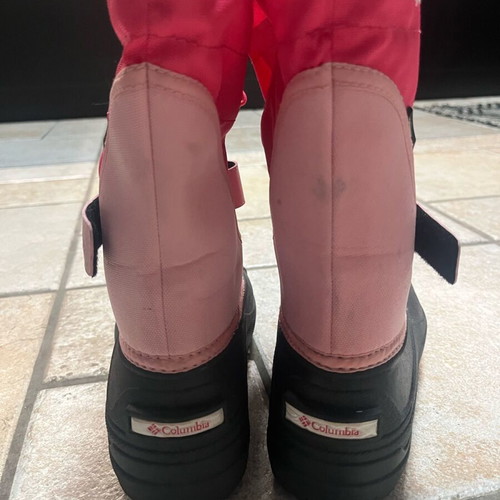 Columbia Youth Powderbug Plus II snow boots like new, size 36, pink/fuchsia
