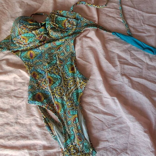 One-piece swimsuit Bilitis like new, paisley print, size EU 70C