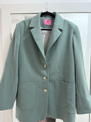 Karavan mint color jacket used, sizes S/M