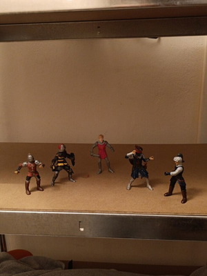 Knight figures used, set of 5