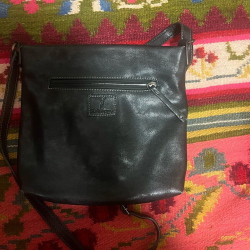 Black bag like new, convenient size for all occasions