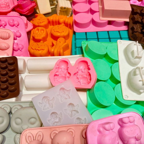 Silicone Baking Molds like new, set of 50 plus