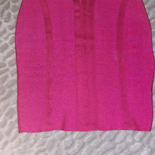 Stretch skirt pink like new with side zipper