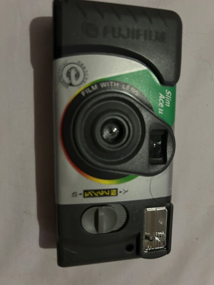 Φωτογραφική μηχανή Fujifilm Ace σαν καινούργιο με έγχρωμο φιλμ 27 λήψεων