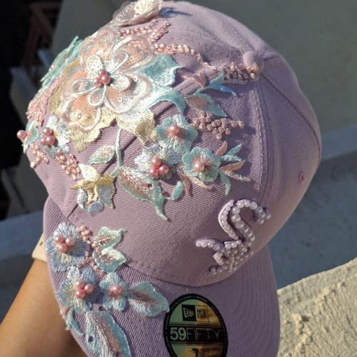 New Era 59FIFTY custom cap brand new, lilac with floral embroidery