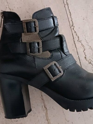 Firetrap ankle boots size 38 black leather like new