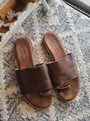 Makis Kotris flat women's leather sandals like new, size 39, brown