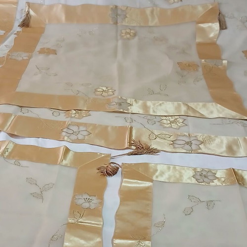 Set of 4 gold beige table linens organza and satin new