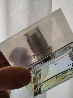 Shiseido Zen women's perfume bottle used
