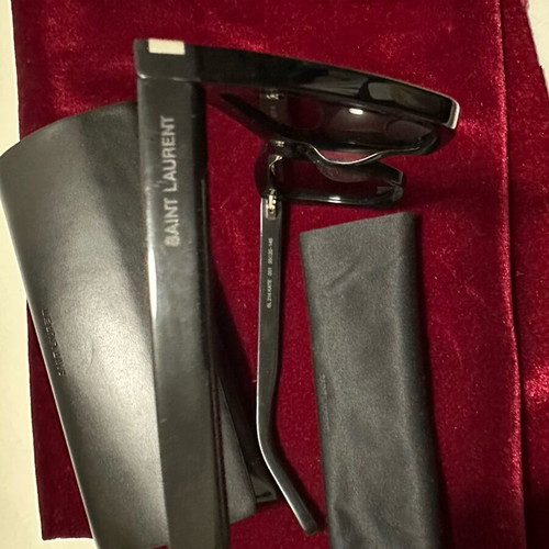 Saint Laurent Kate sunglasses like new, black