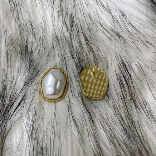 Earrings new, very elegant