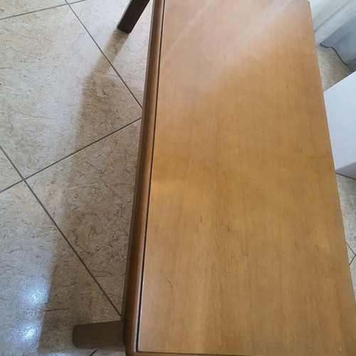 Coffee table used, sturdy and heavy, dimensions 107×54×40 cm