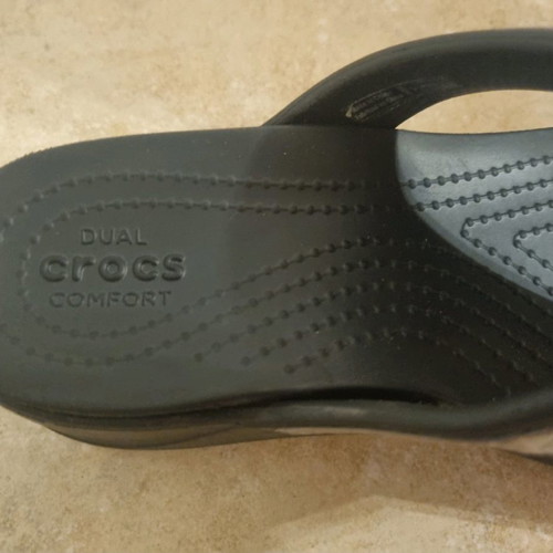37 - Crocs anatomical flip-flops (new)