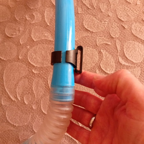 Children's silicone snorkel with purge valve