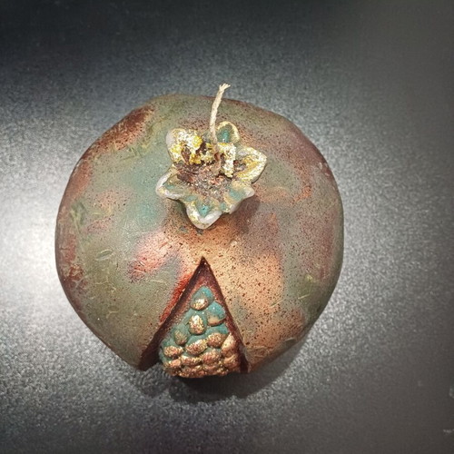 Pomegranate candle used with gold dust height 14.5cm