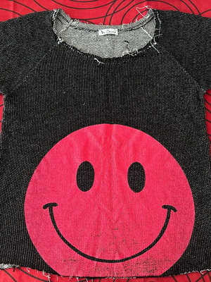 No Stress blouse with smiley, like new, unisex M-L