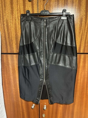 Skirt made of genuine leather and fabric, size 40, like new